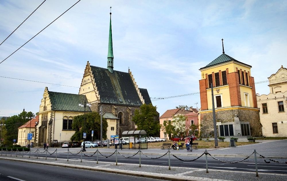 Náhledový obrázek - Kostel sv. Bartoloměje měl být velkolepým mauzoleem Pernštejnů. Z plánů zůstala jediná, ale výrazná památka – náhrobek jednoho z nejmocnějších mužů své doby.