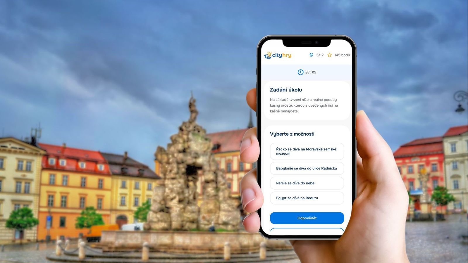 Náhledový obrázek - S telefonem v ruce se vydáte objevovat město. Cityhra vás zavede k jeho nejzajímavějším místům, představí vám jejich příběhy a připraví originální úkoly, které budete řešit přímo na trase.