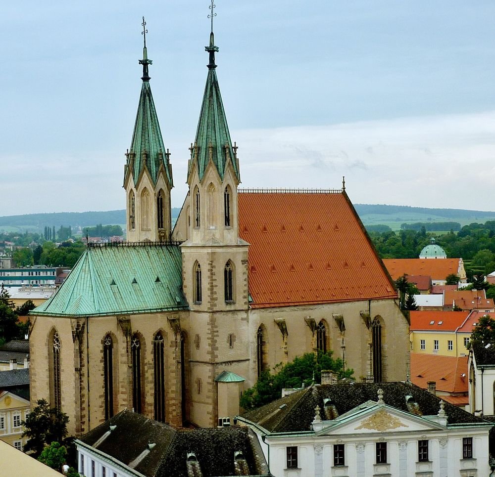 Náhledový obrázek - Monumentální gotický chrám, který patří mezi nejvýznamnější a největší památky svého druhu v České republice. Za jeho vznikem stojí významný olomoucký biskup Bruno ze Schauenburku, který je zde také pohřben.